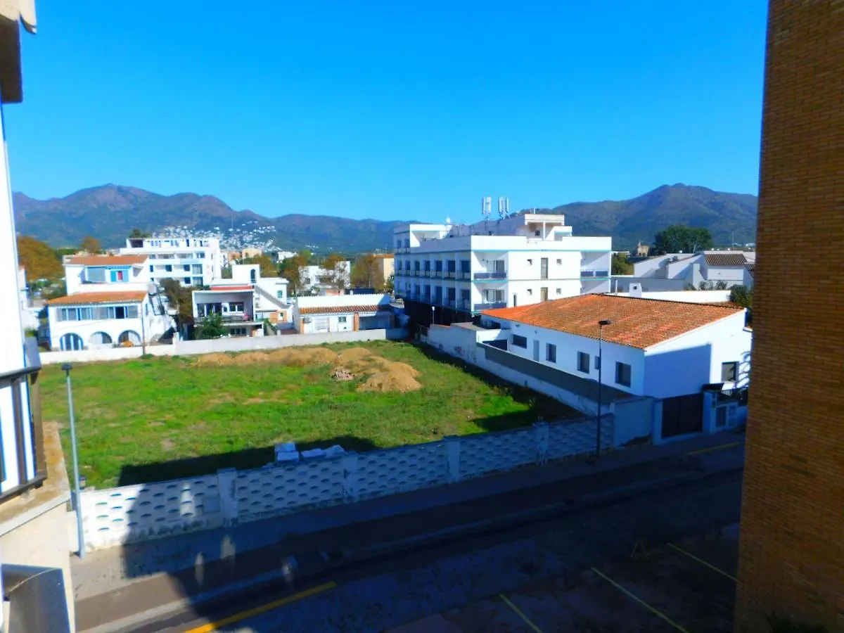 Estudio Castell Nord Roses Spagna